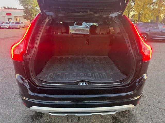 Used 2017 Volvo XC60 T6 Dynamic w/ Climate Package AWD/4WD image 13