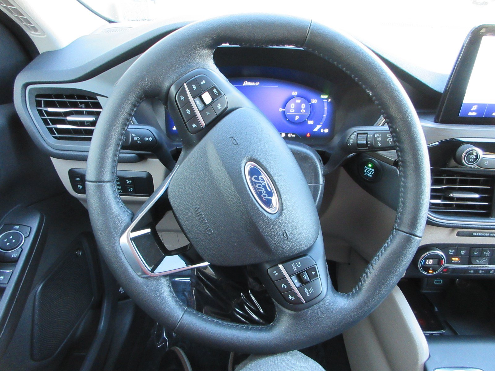 Used 2020 Ford Escape Titanium FWD image 37