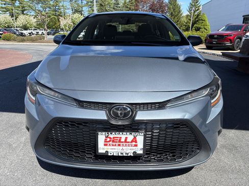 Used 2022 Toyota Corolla LE FWD image 2
