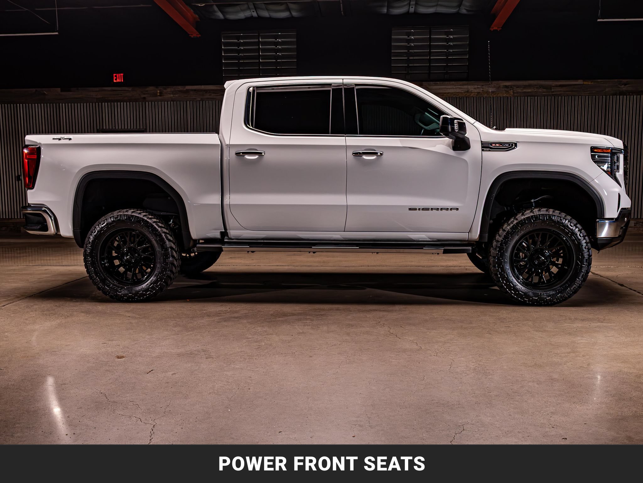 Used 2023 GMC Sierra 1500 SLT w/ SLT Premium Plus Package AWD/4WD image 11