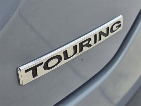 Used 2025 Honda Pilot Touring image 8