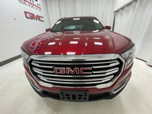 Used 2024 GMC Terrain SLT AWD/4WD image 2