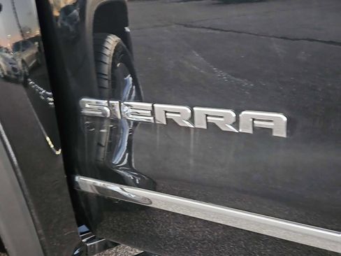 Used 2018 GMC Sierra 1500 SLT w/ Enhanced Driver Alert Package image 13