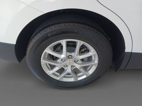 Used 2023 Chevrolet Equinox LS FWD image 10