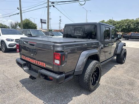 Used 2023 Jeep Gladiator Sport AWD/4WD image 8
