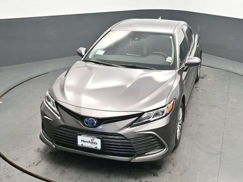 Used 2021 Toyota Camry LE image 23