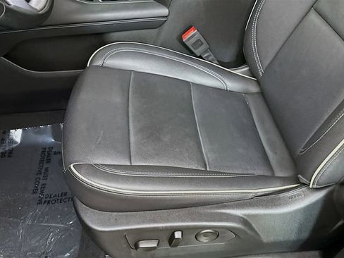 Used 2024 GMC Yukon XL SLT w/ SLT Luxury Package image 22