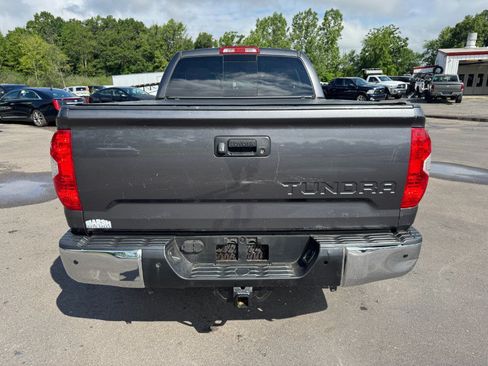Used 2017 Toyota Tundra SR5 AWD/4WD image 4