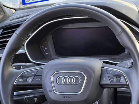 Used 2023 Audi Q3 2.0T Premium w/ Convenience Package image 16