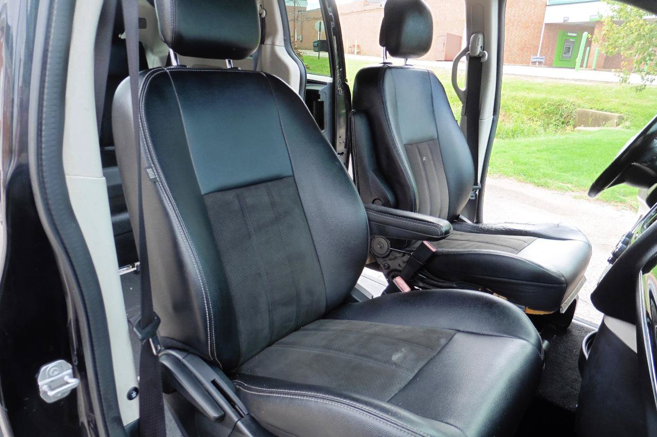 Used 2019 Dodge Grand Caravan SXT FWD image 13
