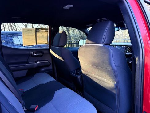 Used 2021 Toyota Tacoma TRD Off-Road image 34