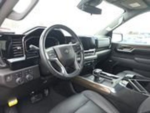 Used 2023 Chevrolet Silverado 1500 RST image 4