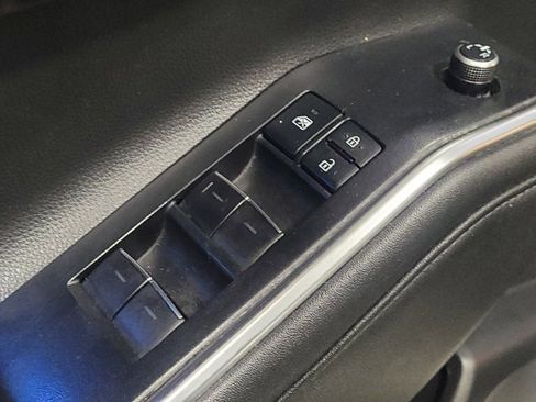 Used 2021 Toyota Highlander Limited image 27