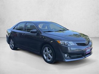 Used 2012 Toyota Camry SE w/ Leather Pkg FWD video 3