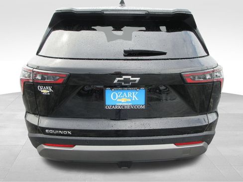 New 2026 Chevrolet Equinox LT w/ LPO, Floor Liner Package FWD image 4