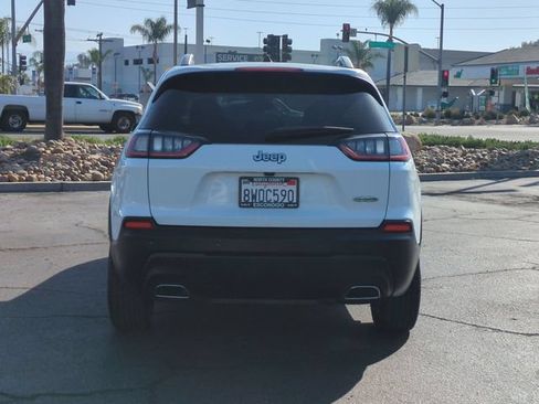 Used 2021 Jeep Cherokee Latitude Lux w/ Comfort/Convenience Group FWD image 4