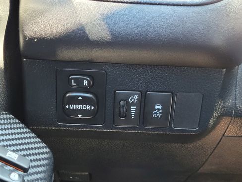 Used 2014 Toyota RAV4 XLE image 18