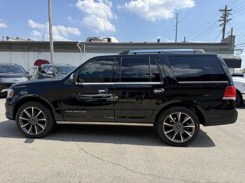 Used 2016 Lincoln Navigator Reserve AWD/4WD image 3