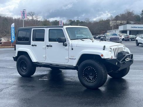 Used 2012 Jeep Wrangler Unlimited Sahara w/ Connectivity Group image 6