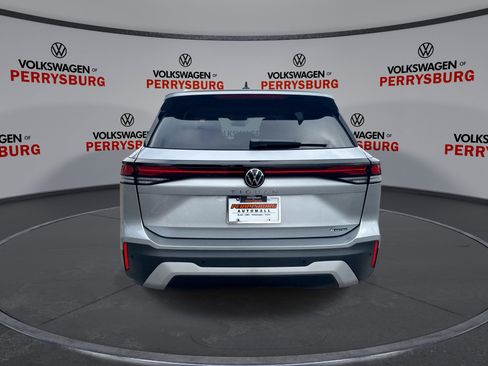 New 2025 Volkswagen Tiguan S w/ 18" Wheel Package image 7
