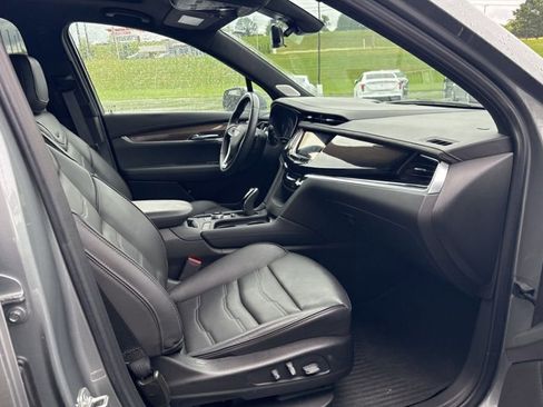 Used 2025 Cadillac XT6 Premium Luxury w/ Platinum Package AWD/4WD image 4
