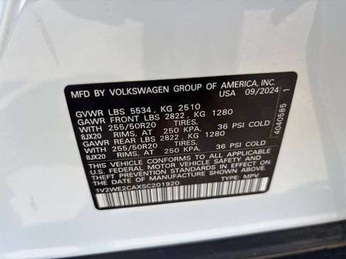 Used 2025 Volkswagen Atlas Cross Sport SE FWD image 27