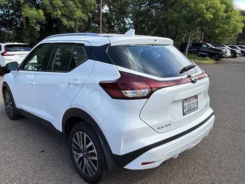 Used 2023 Nissan Kicks SV FWD image 7