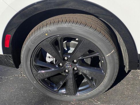 New 2025 Buick Envision Sport Touring image 4