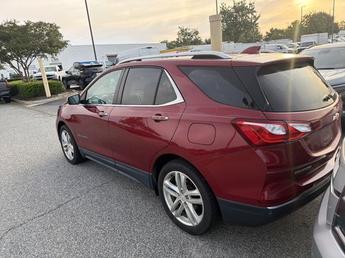 Used 2018 Chevrolet Equinox Premier FWD image 8
