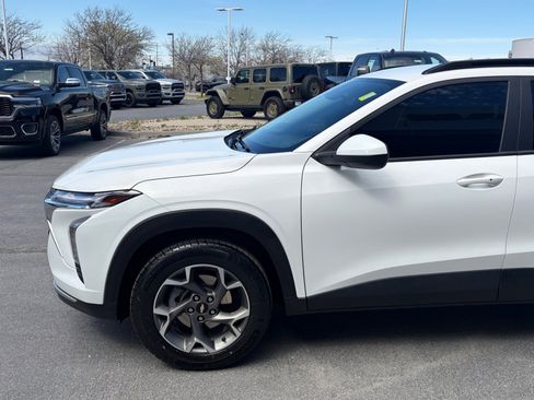Used 2024 Chevrolet Trax LT w/ Driver Confidence Package image 10