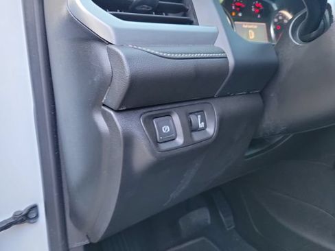 Used 2023 GMC Acadia SLT w/ Elevation Edition FWD image 18