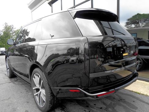 Used 2024 Land Rover Range Rover SE image 7