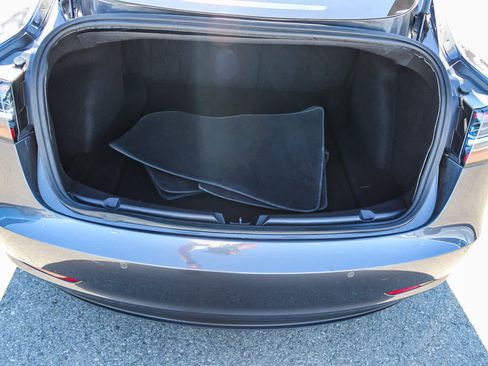 Used 2018 Tesla Model 3 Mid Range image 29