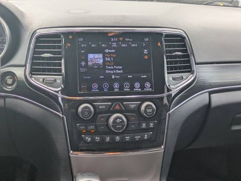 Certified 2021 Jeep Grand Cherokee Limited w/ Premium Lighting Group image 16