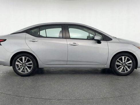 Used 2025 Nissan Versa SV image 11