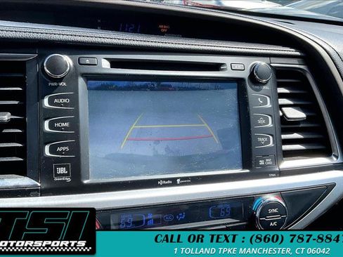 Used 2015 Toyota Highlander Limited AWD/4WD image 20
