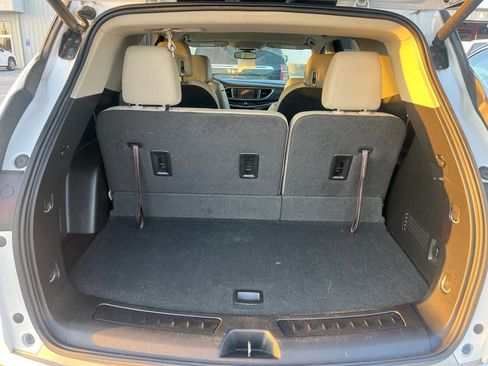 Used 2018 Buick Enclave Essence FWD image 10