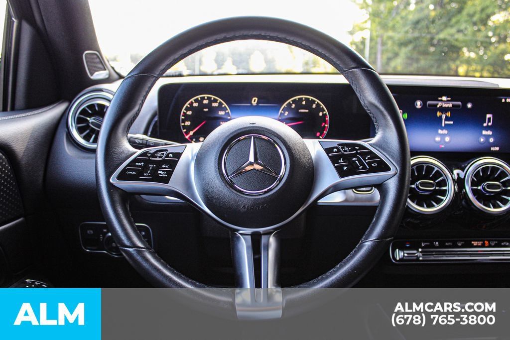 Used 2024 Mercedes-Benz GLB 250 4MATIC image 24