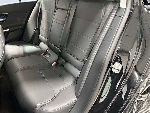 Used 2025 Mercedes-Benz C 300 4MATIC Sedan image 28