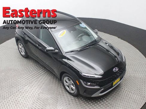 Used 2023 Hyundai Kona SEL image 3