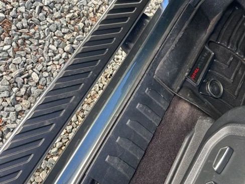 Used 2015 Ford F150 XLT w/ Equipment Group 302A Luxury image 11