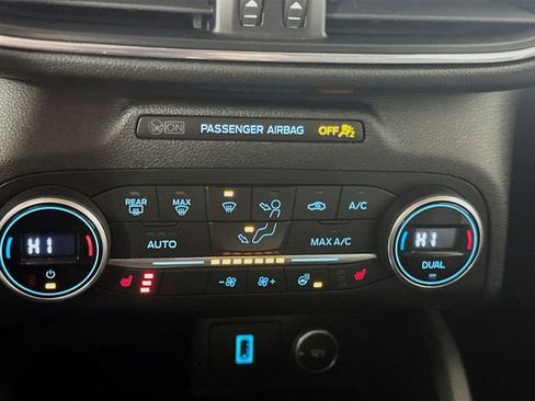 Used 2020 Ford Escape Titanium w/ Titanium Premium Package 2.0 image 17