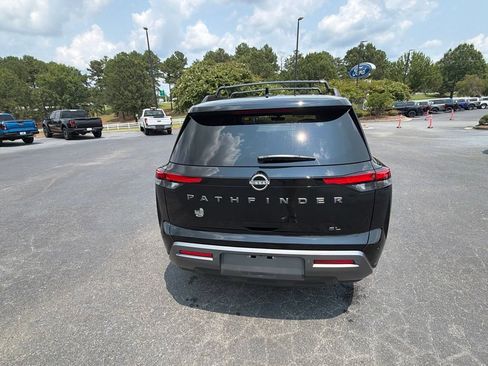 Used 2026 Nissan Pathfinder SL FWD image 43