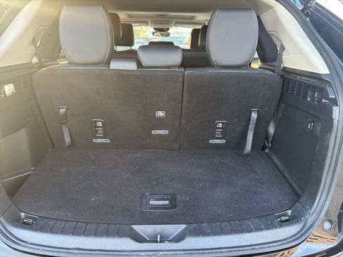Used 2025 MAZDA CX-90 3.3 Turbo w/ Preferred Package image 32