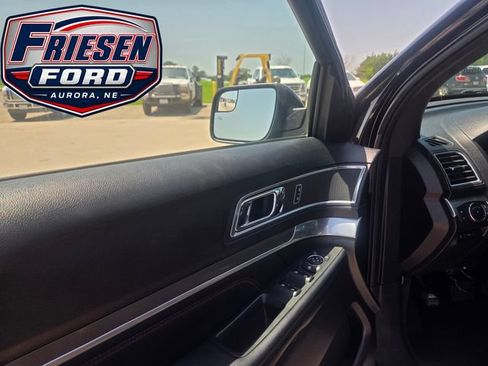 Used 2017 Ford Explorer Sport AWD/4WD image 9