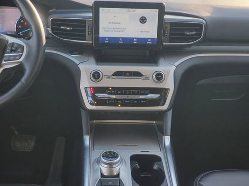 Certified 2022 Ford Explorer XLT w/ Equipment Group 202A image 25