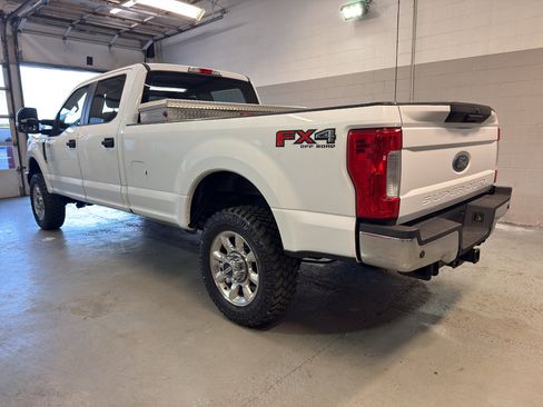 Used 2018 Ford F250 XL w/ Power Equipment Group AWD/4WD image 4