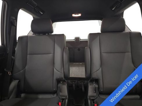 Used 2022 Lexus GX 460 Premium w/ Accessory Package AWD/4WD image 24