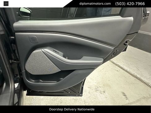 Used 2025 Ford Mustang Mach-E Premium image 25