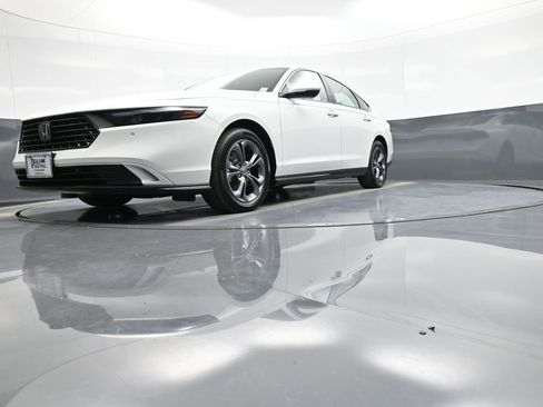 Certified 2024 Honda Accord EX-L image 25